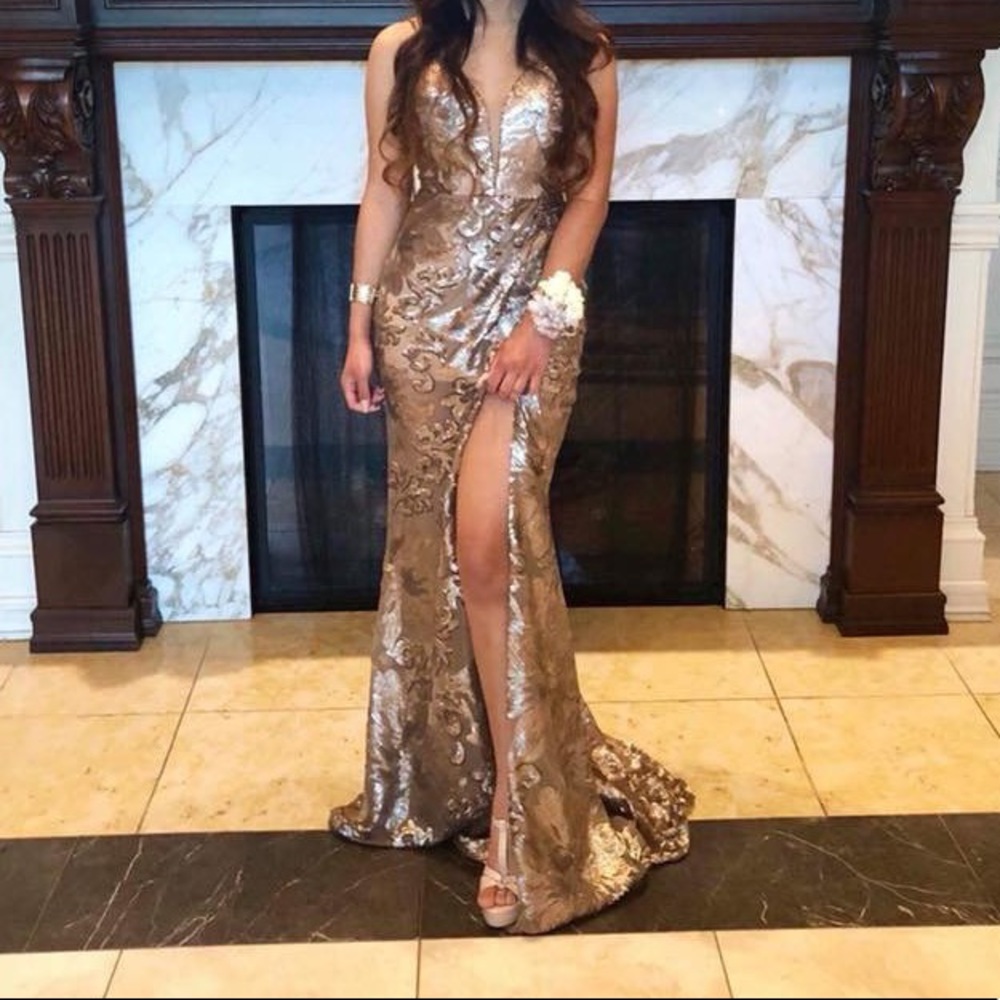 Gown / Maxi Dress / Wedding Dress / Prom Dress